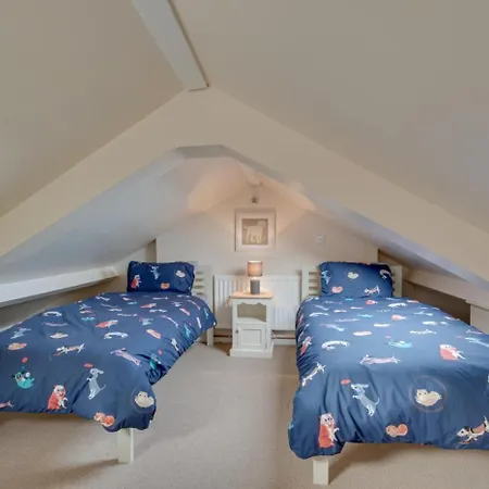 The Long Row * Hinderwell