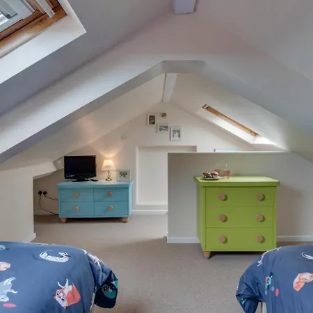 3 Bed In Port Mulgrave Oc-wa239